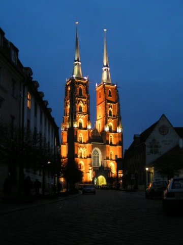Katedra wieczorem
