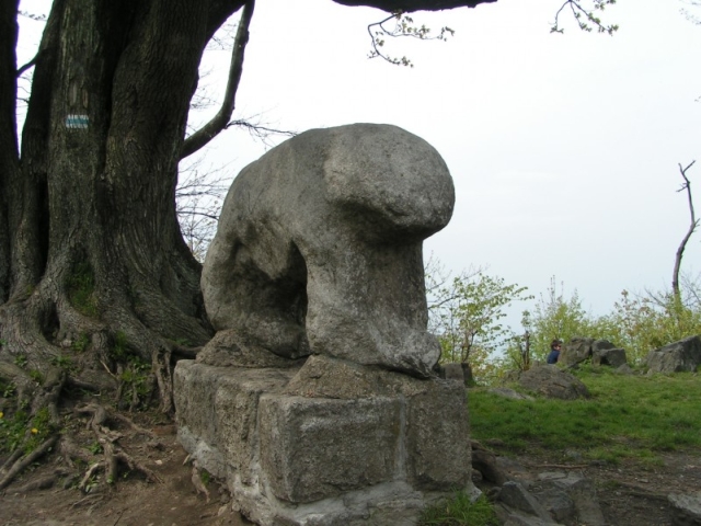 Niedziwedź - pogańska rzeźba kultowa